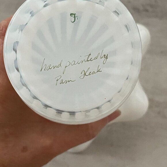 Vintage Fenton Heirloom Optic Glass Hand Painted Purple Flower Signed Vase 8" - Picture 9 of 10